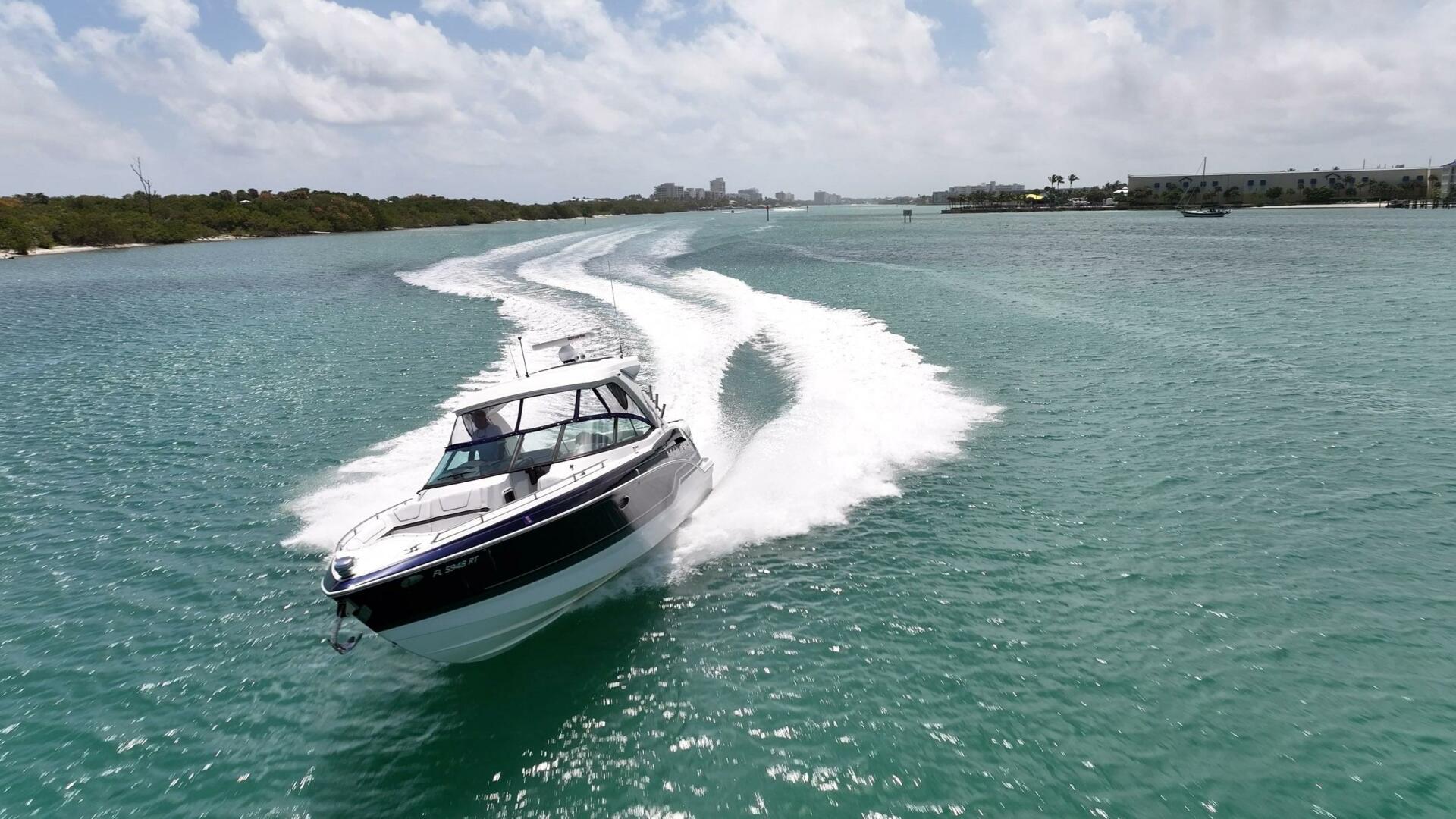 Slide: The Image of Formula 350 Crossover Bowrider OB 2019 - 5200292