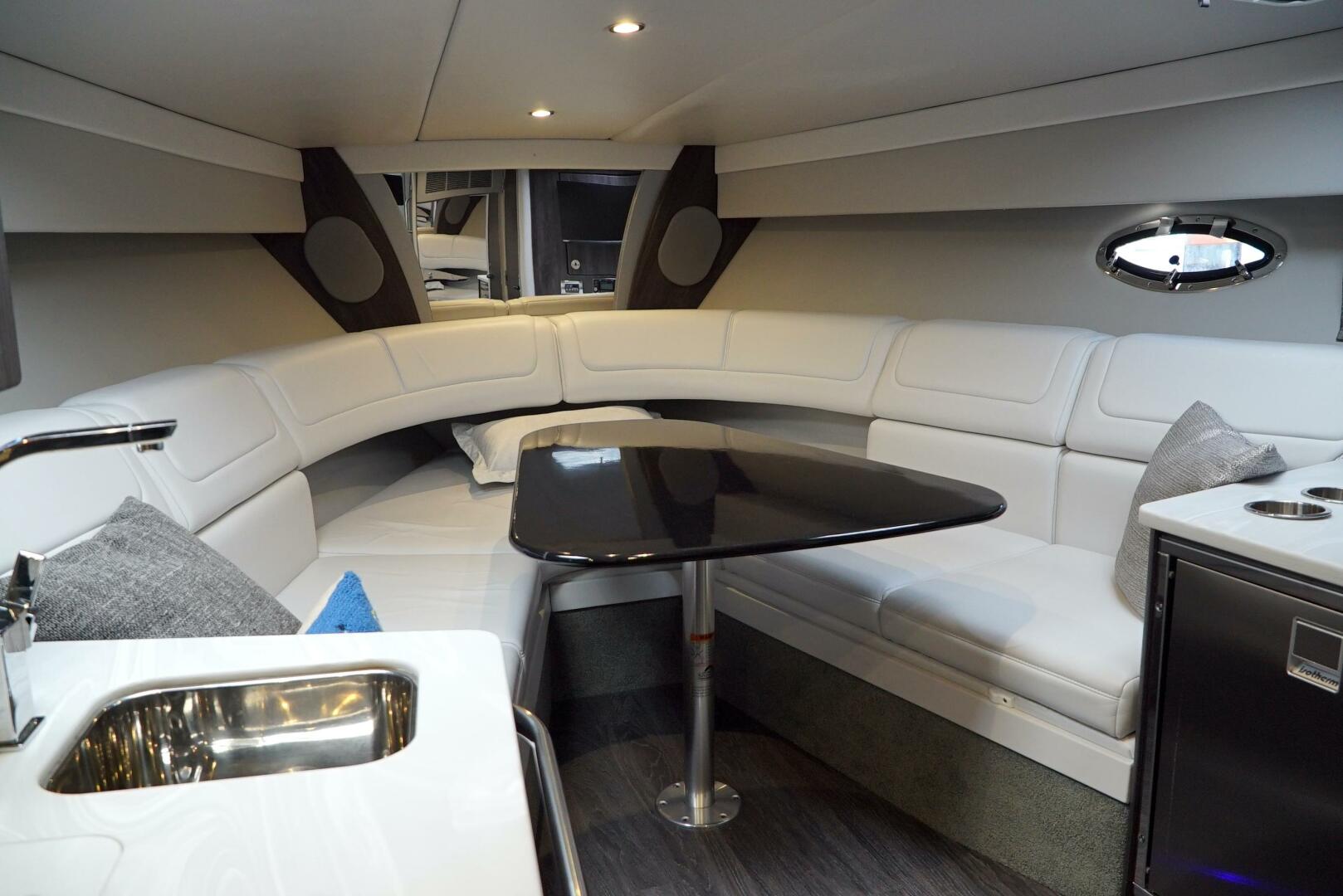 Slide: The Image of Formula 350 SS 2020 - 5098815