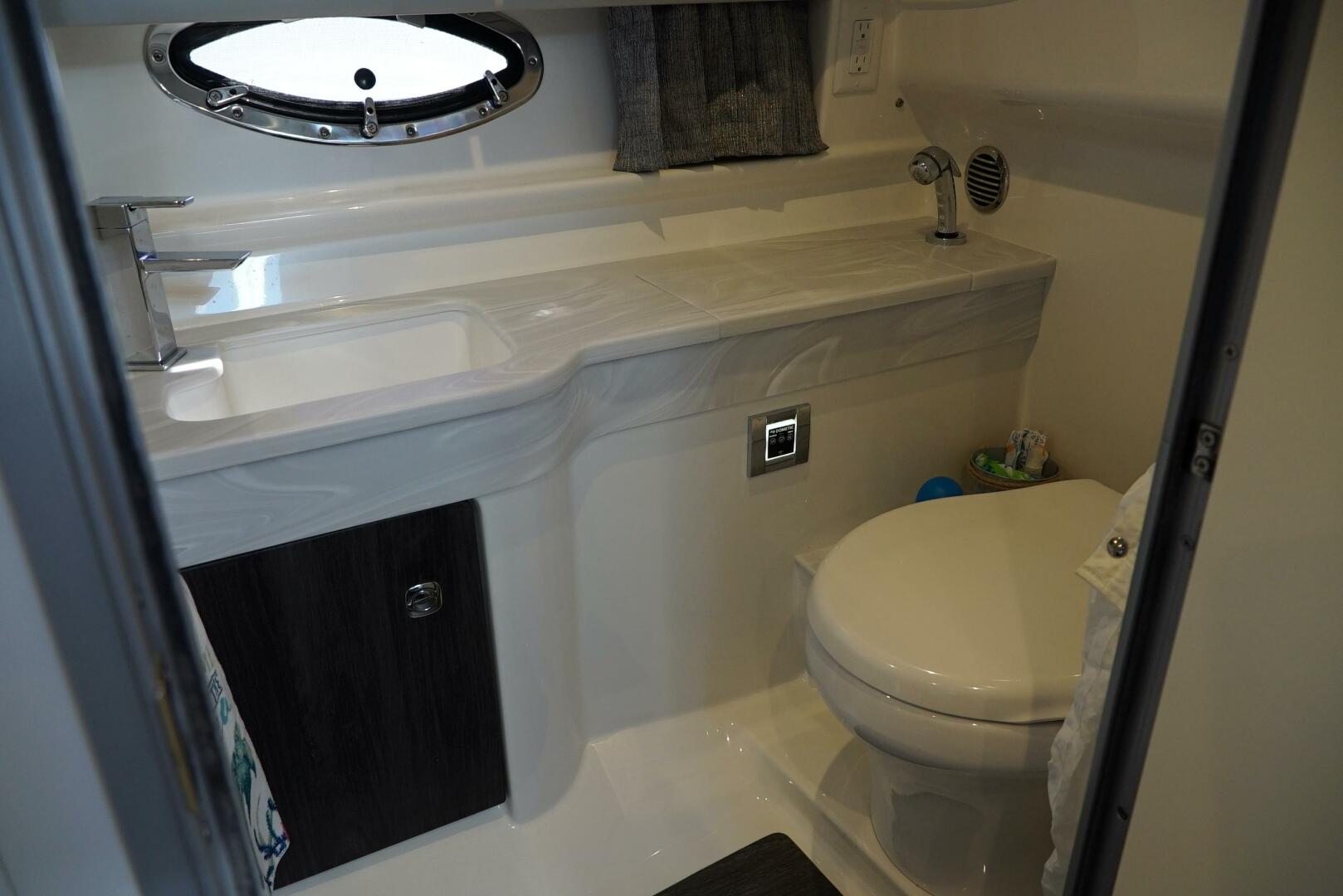 Slide: The Image of Formula 350 SS 2020 - 5098819