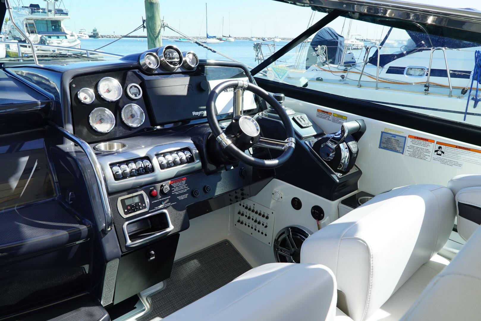 Slide: The Image of Formula 350 SS 2020 - 5098822