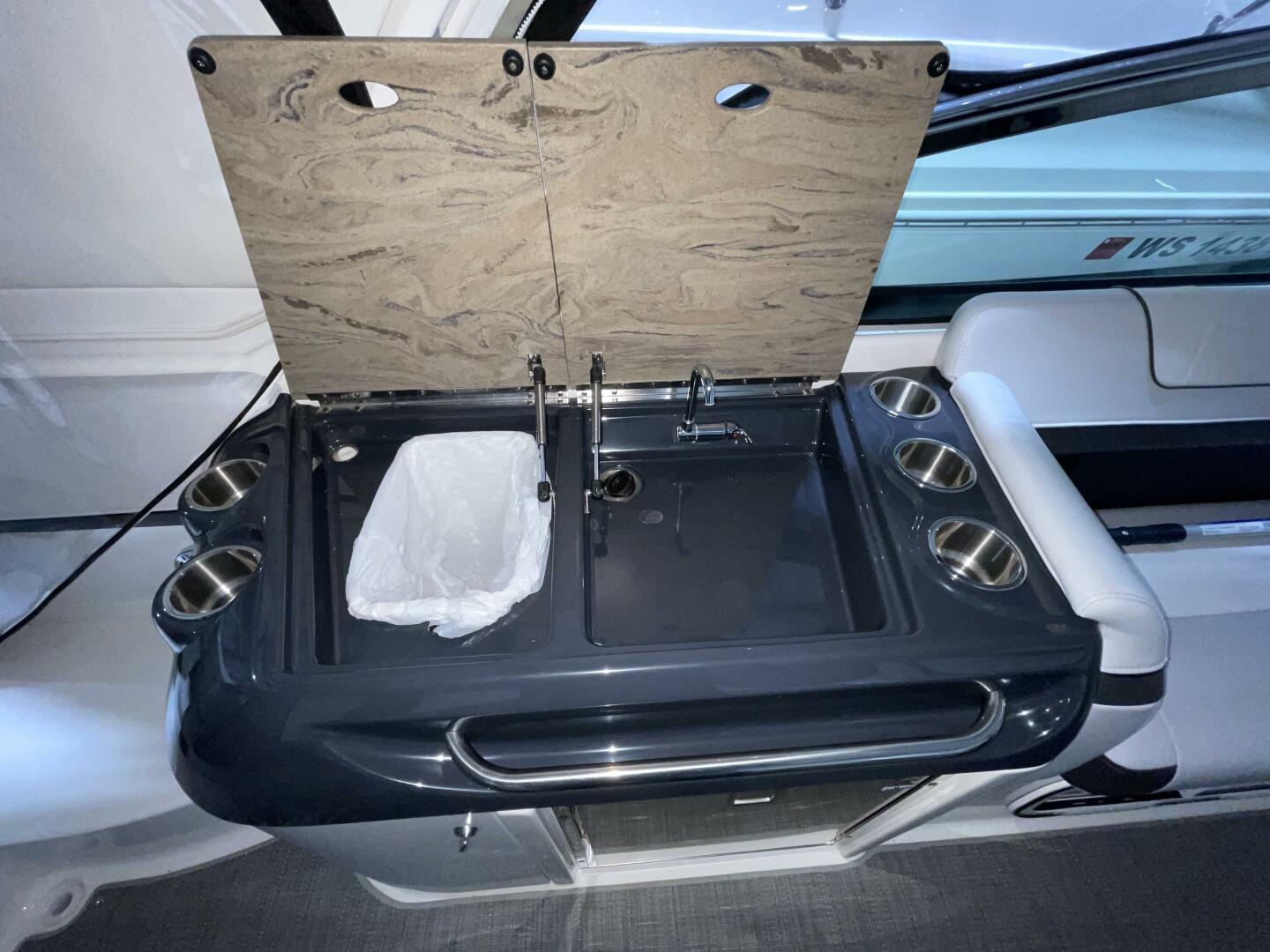 Slide: The Image of Formula 350 SS 2020 - 5098893