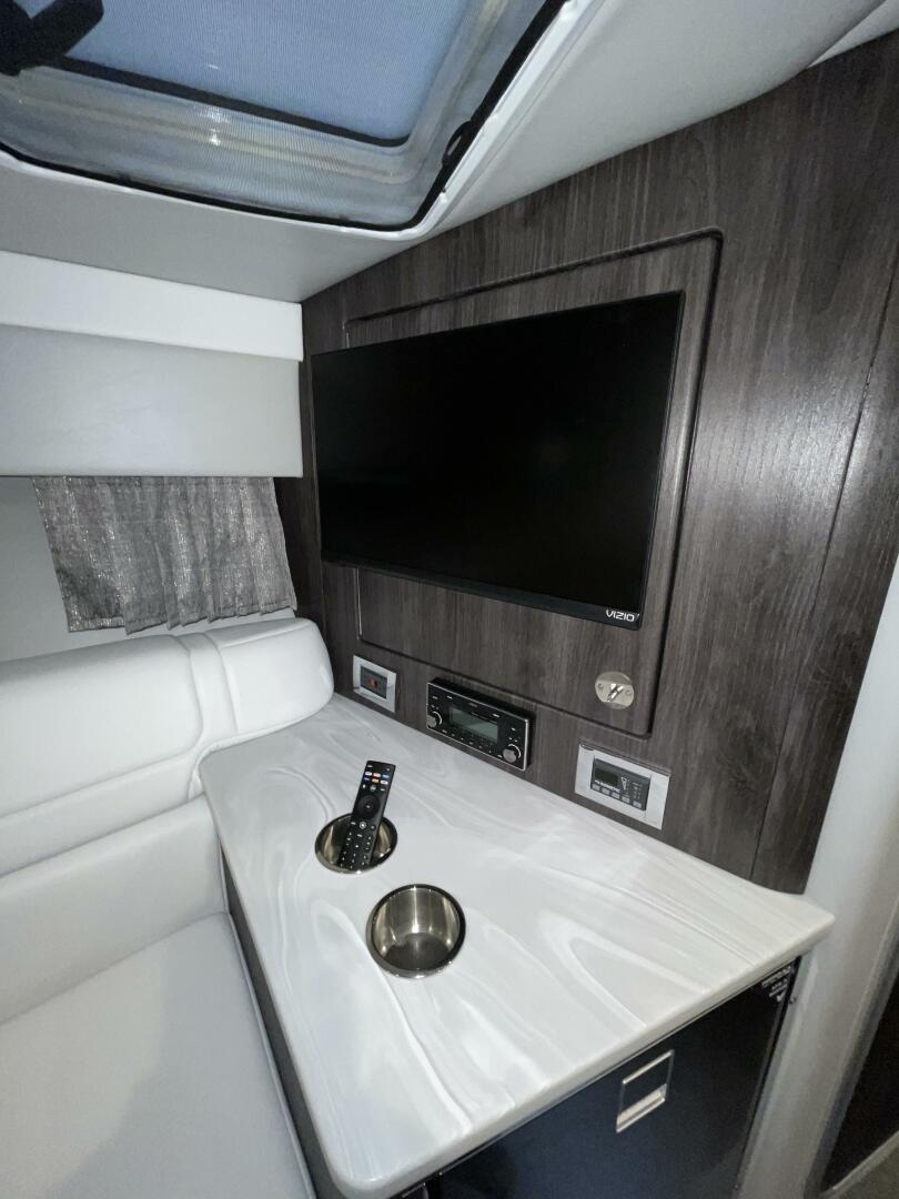 Slide: The Image of Formula 350 SS 2020 - 5098898