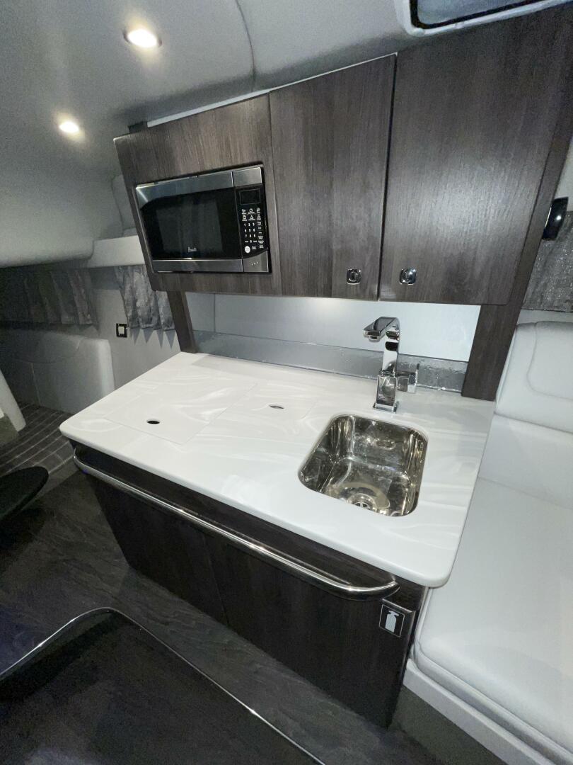 Slide: The Image of Formula 350 SS 2020 - 5098900