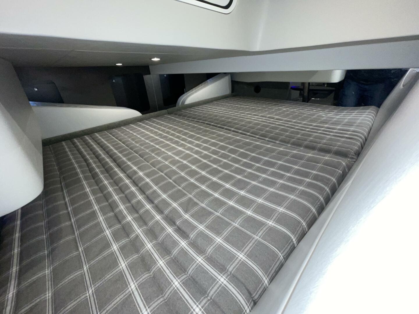 Slide: The Image of Formula 350 SS 2020 - 5098902