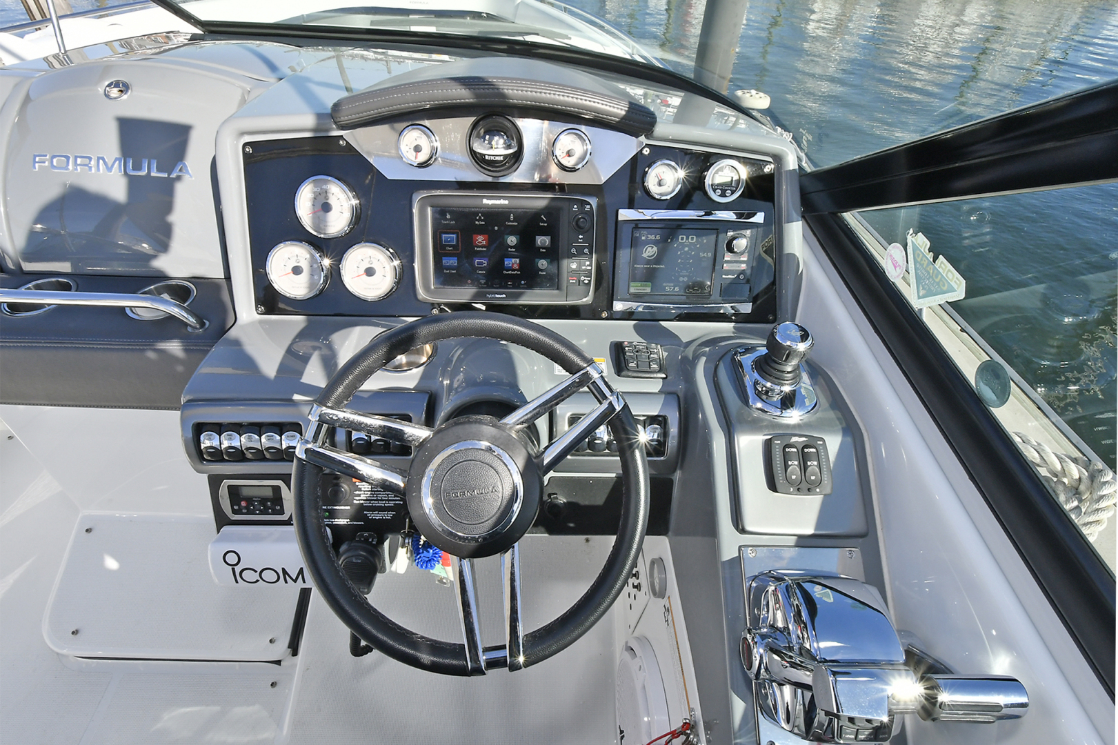 Slide: The Image of Formula 35 Crossover 2014 - 1561825