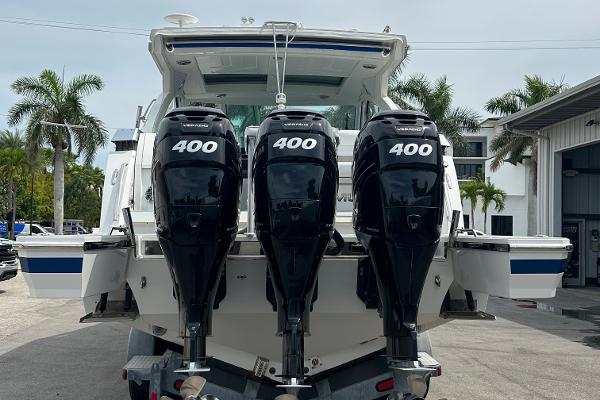 Slide: The Image of 2021 Formula 380 SSC boat with triple 400 horsepower engines. - 9