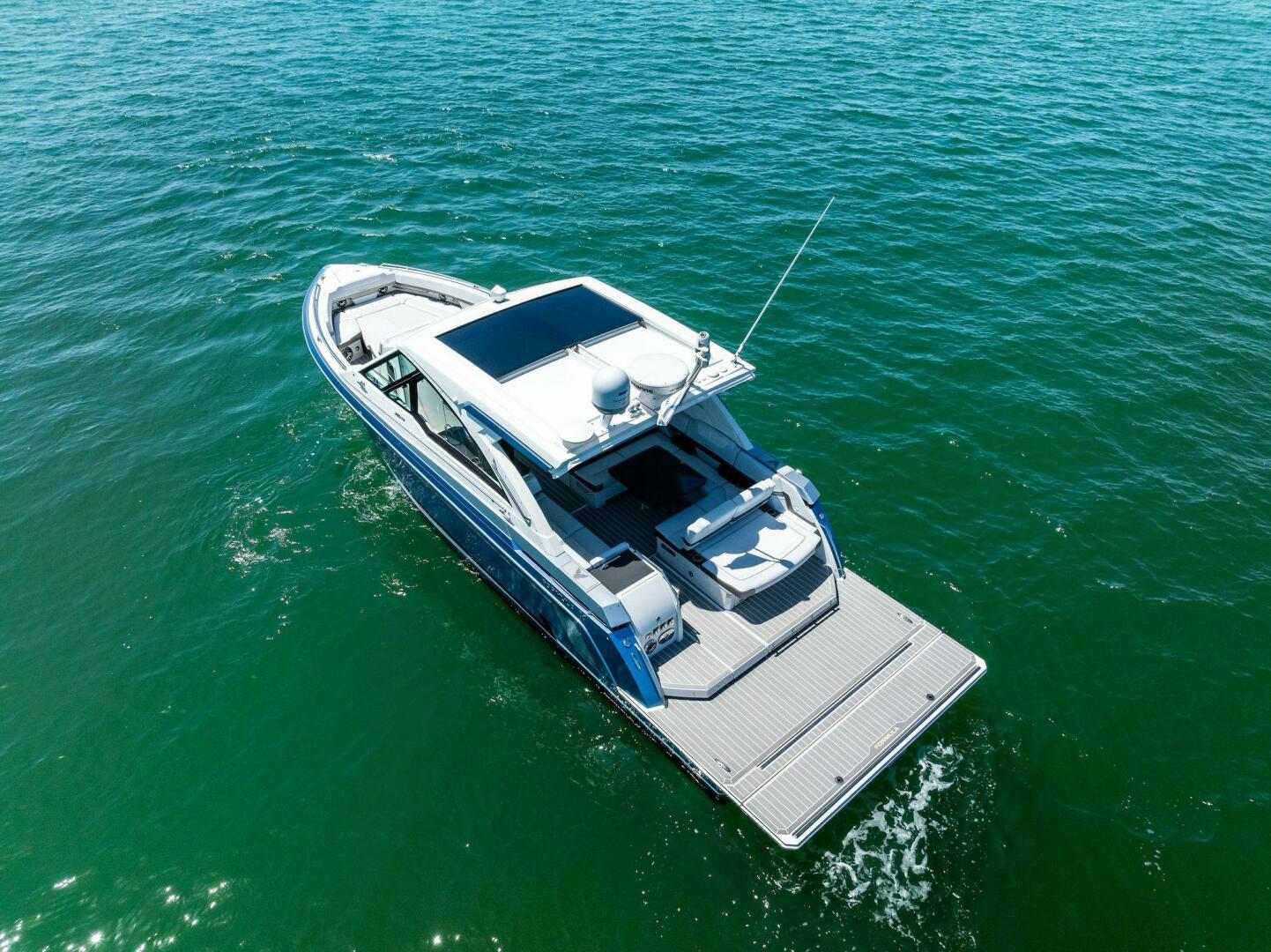 Slide: The Image of 2021 Formula 380SSX MOTORBOATIN  - 5326378