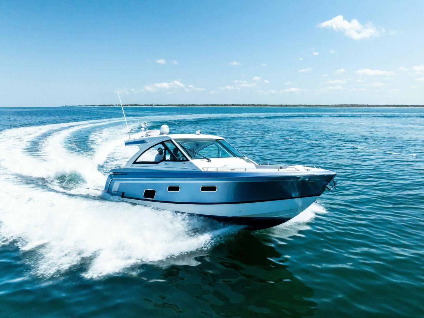 Slide: The Image of 2021 Formula 380SSX MOTORBOATIN  - 5326385