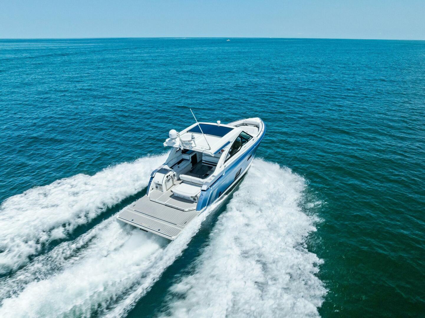 Slide: The Image of 2021 Formula 380SSX MOTORBOATIN  - 5326386