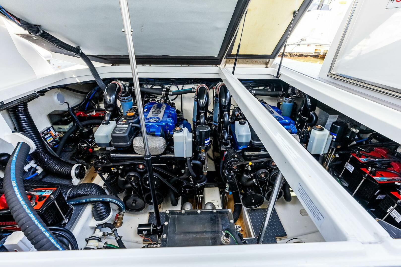 Slide: The Image of 2021 Formula 380SSX MOTORBOATIN  - 5326392
