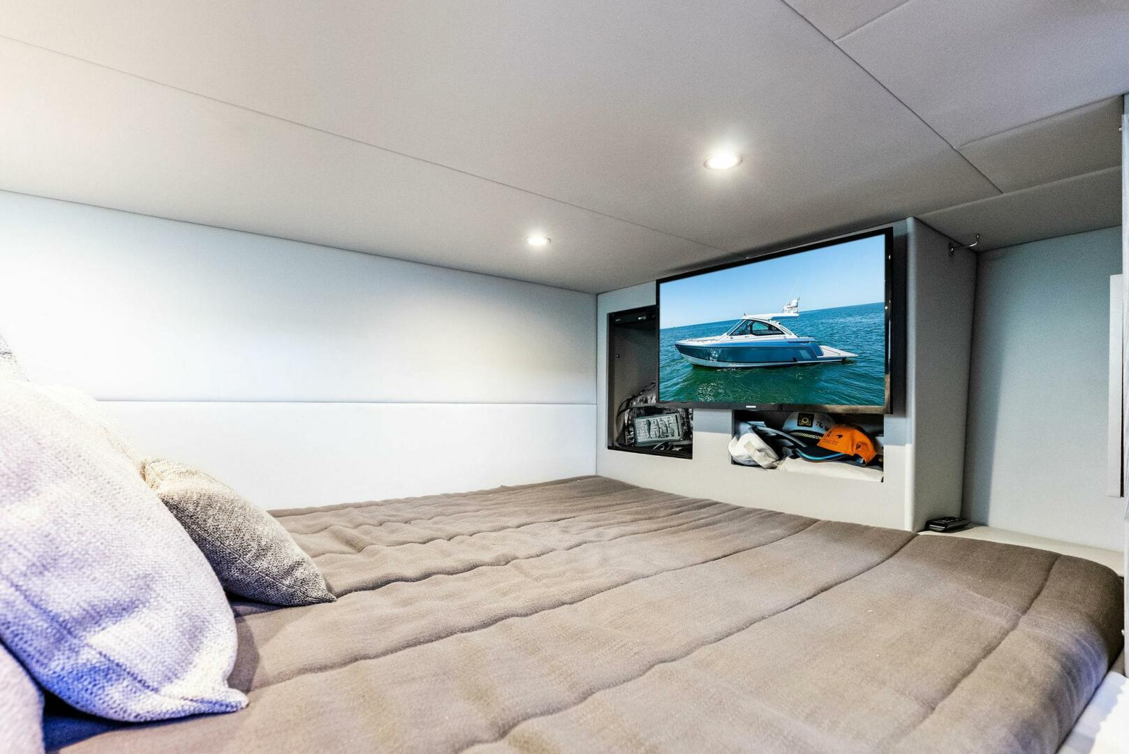 Slide: The Image of 2021 Formula 380SSX MOTORBOATIN  - 5326401