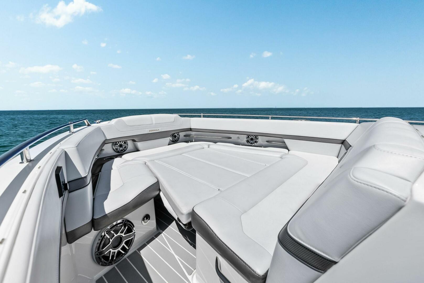 Slide: The Image of 2021 Formula 380SSX MOTORBOATIN  - 5326406