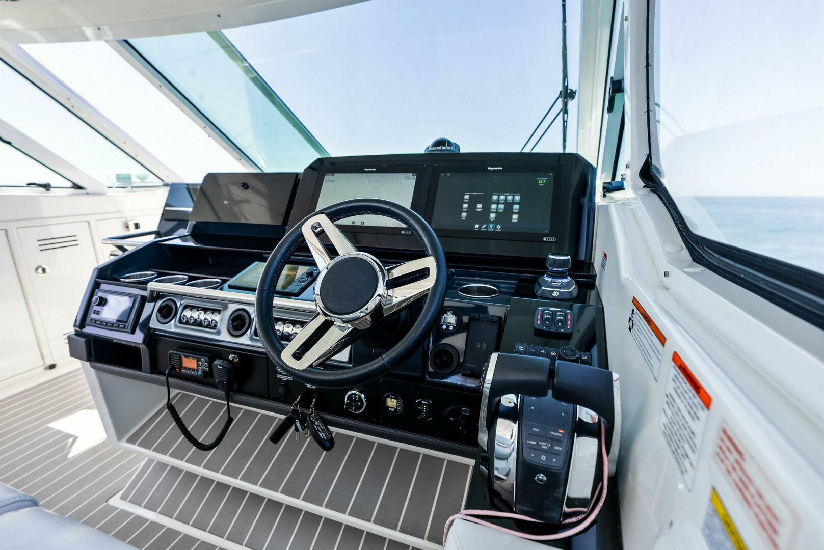 Slide: The Image of 2021 Formula 380SSX MOTORBOATIN  - 5326419