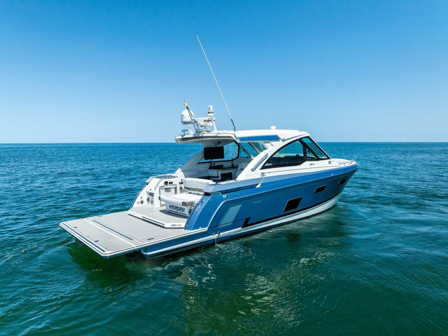 Slide: The Image of 2021 Formula 380SSX MOTORBOATIN  - 5326431