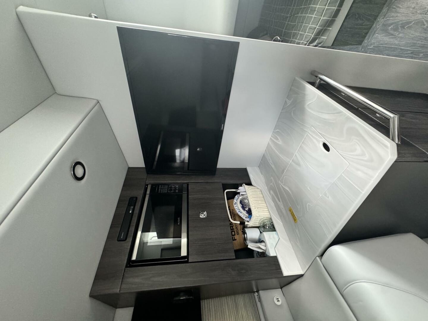 Slide: The Image of Formula 380 Super Sport Crossover OB 2021 - 4830700