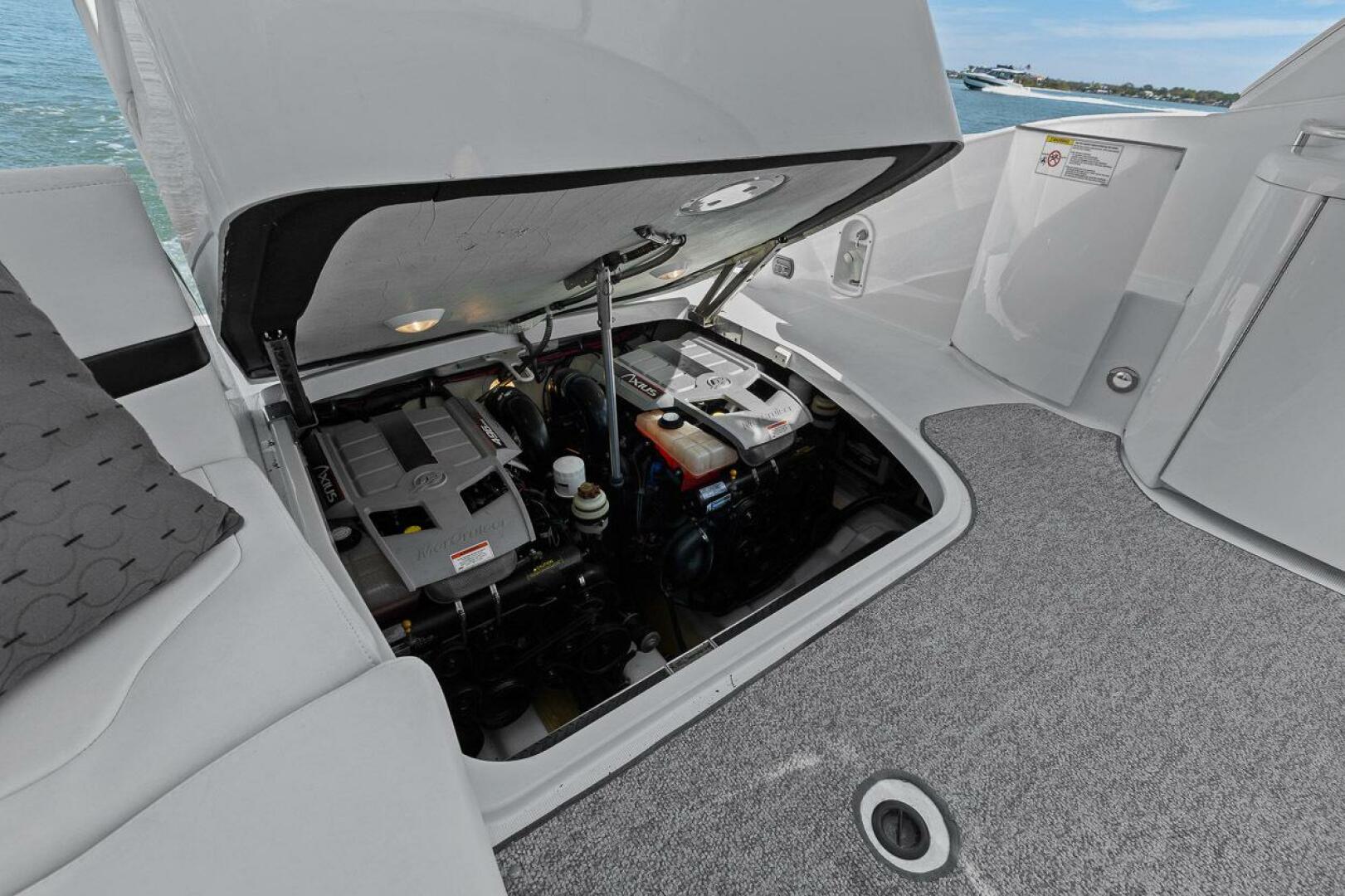 Slide: The Image of Formula 400 SS 2011 - 5136509
