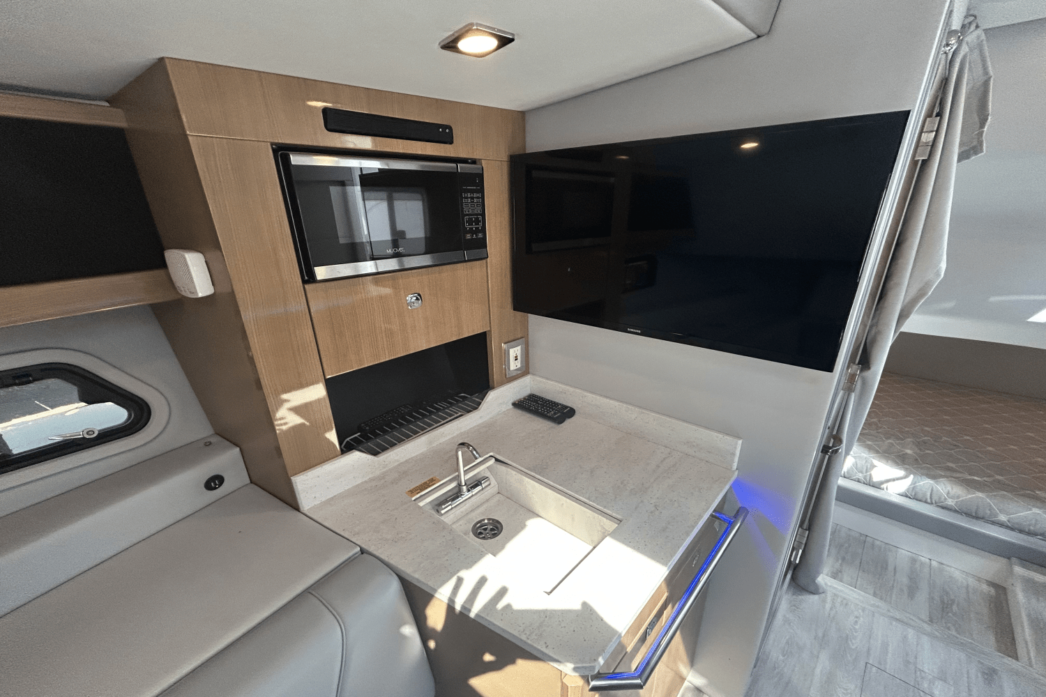 Slide: The Image of Formula 400 SUPER SPORT CROSSOVER 2019 - 66