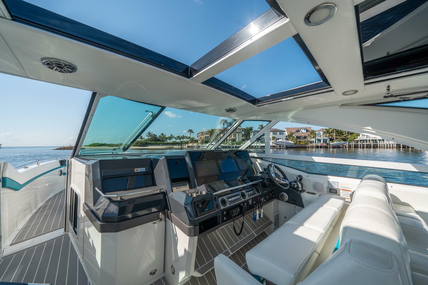 Slide: The Image of Formula 430 All Sport Crossover 2021 - 4615056