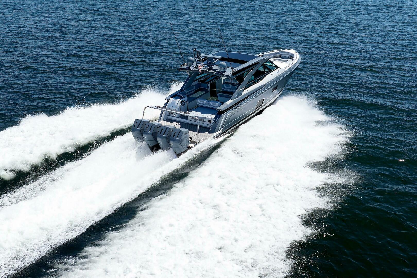 Slide: The Image of Formula 430 Super Sport Crossover 2024 - 5278793