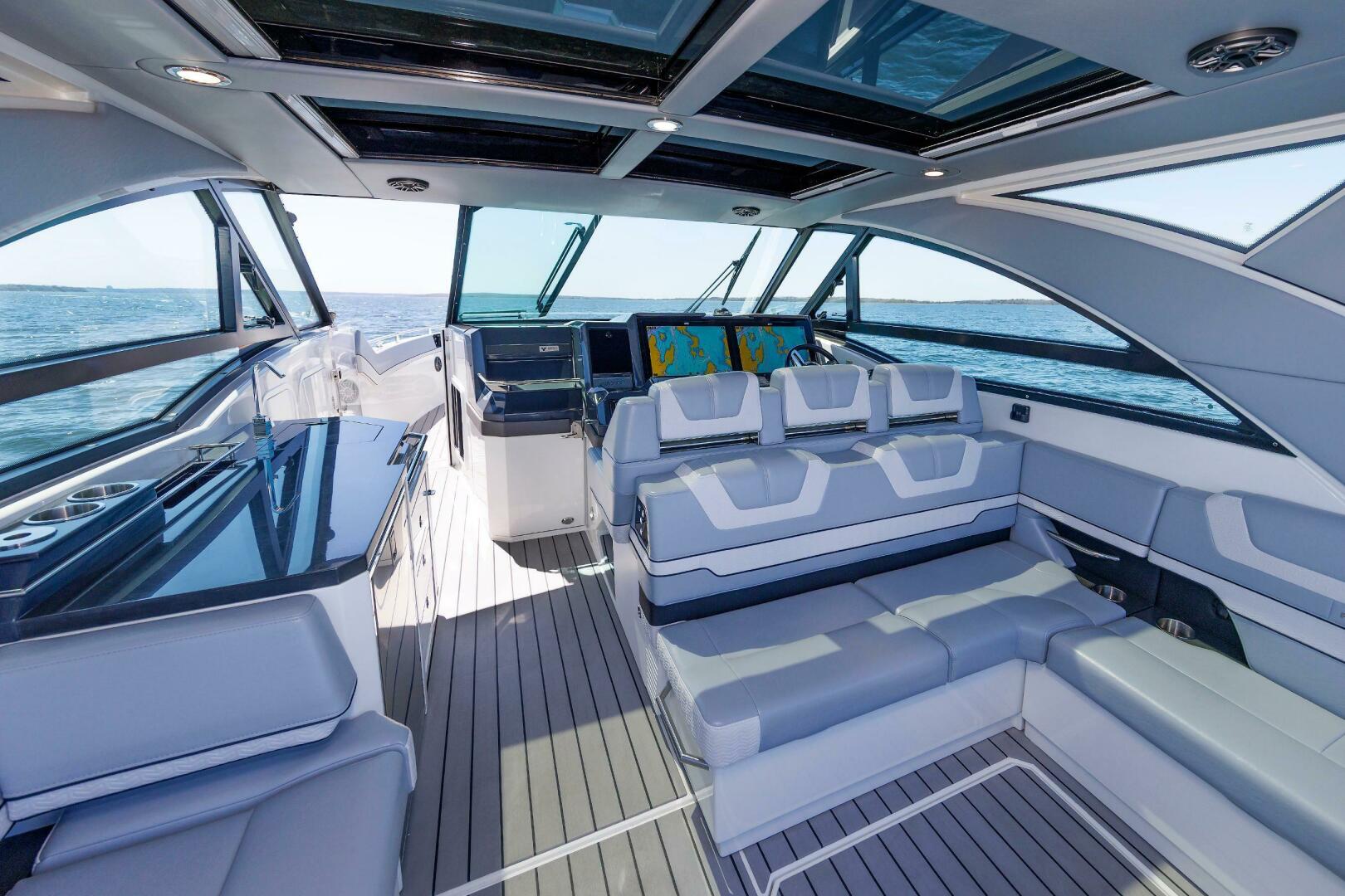 Slide: The Image of Formula 430 Super Sport Crossover 2024 - 5278811