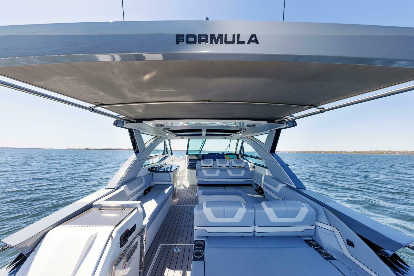 Slide: The Image of Formula 430 Super Sport Crossover 2024 - 5278814