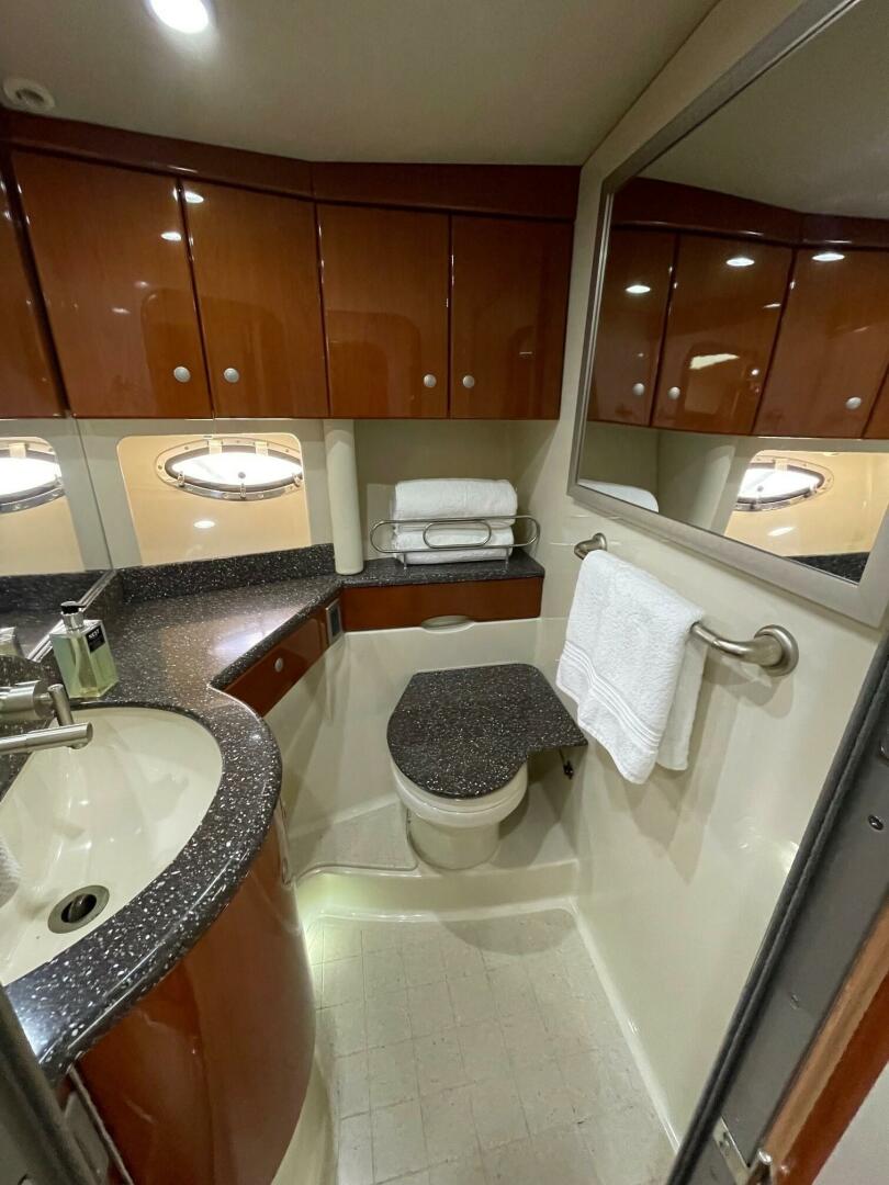 Slide: The Image of Formula 45 yacht BenThere- Master Head 2008 Formula 45 Yacht BenThere - 5512461