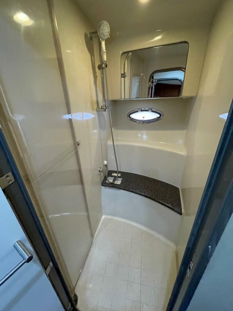 Slide: The Image of Formula 45 yacht BenThere- Master Head 2008 Formula 45 Yacht BenThere - 5512463