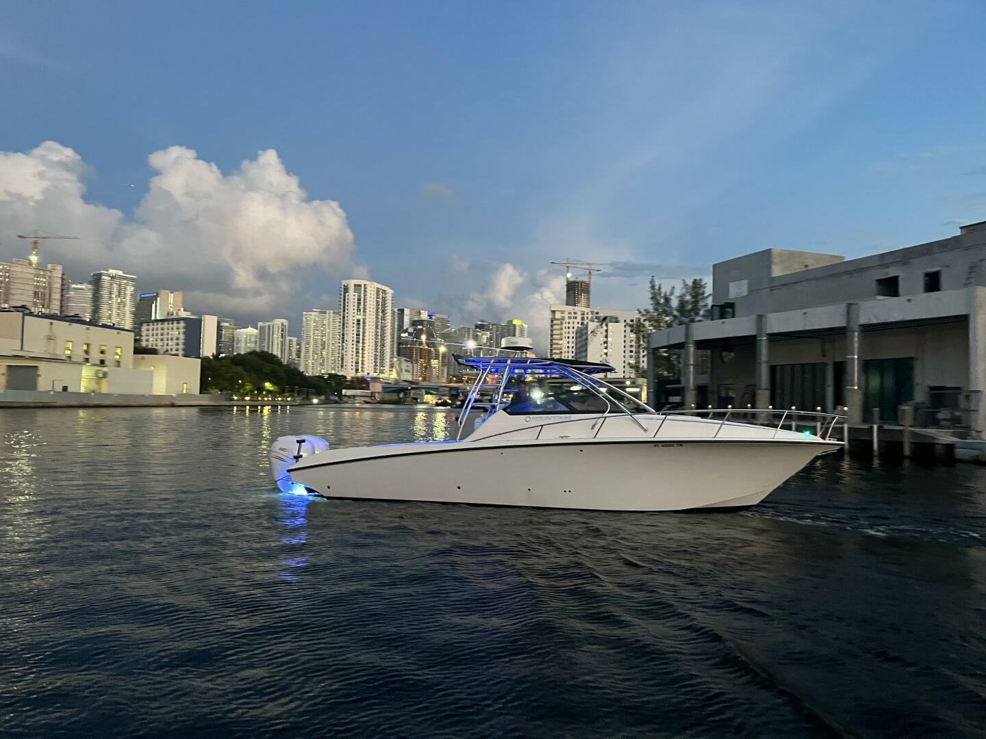 Slide: The Image of Fountain 33 Sportfish Cruiser 2007 - 3977746