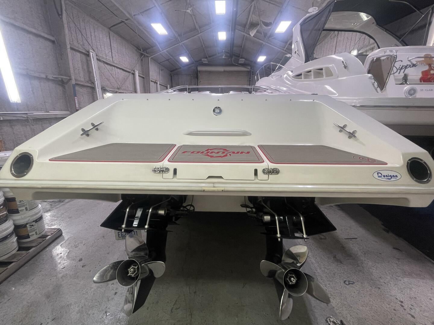 Slide: The Image of Fountain 38 Lightning 2000 - 4491510