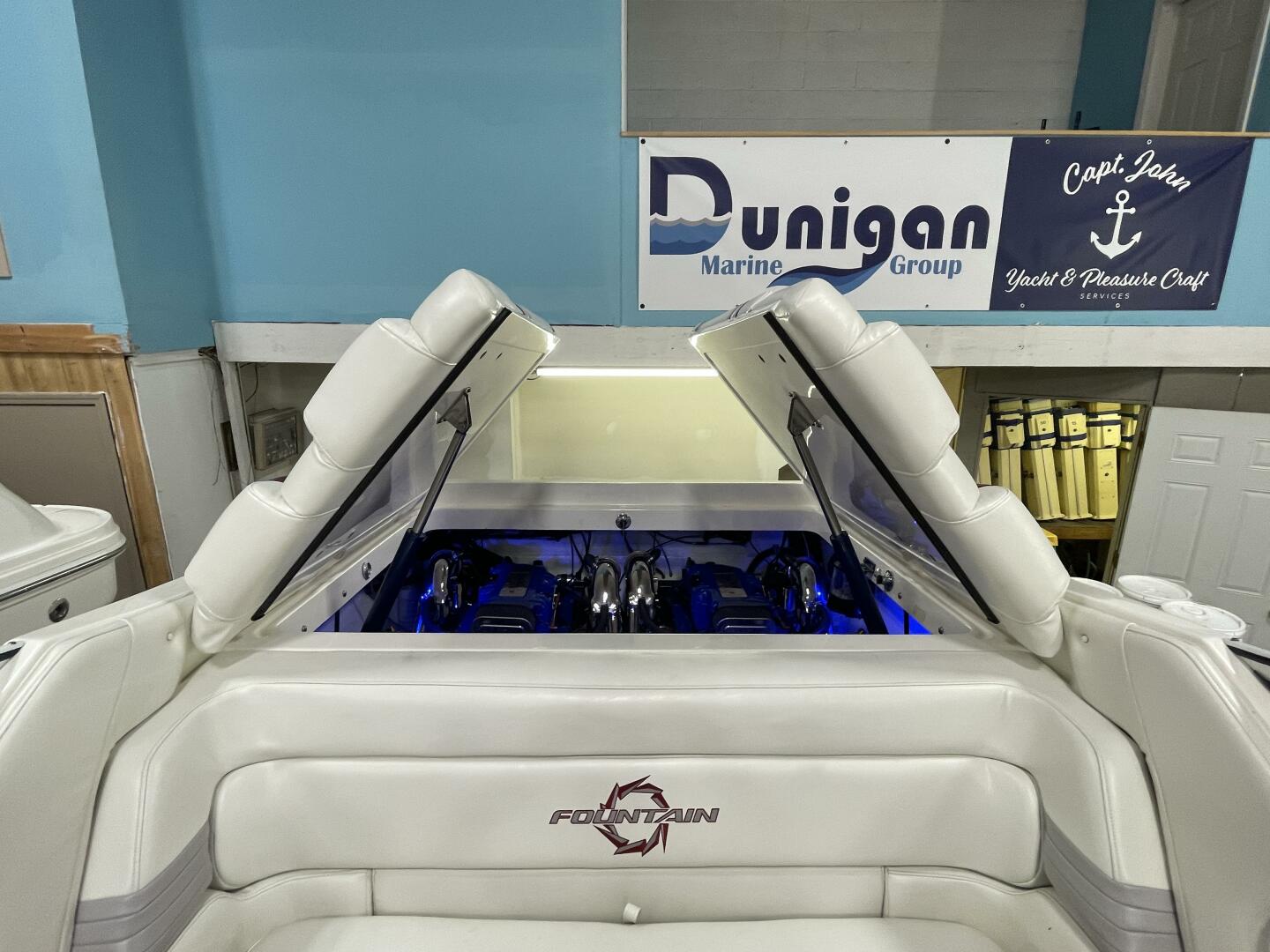 Slide: The Image of Fountain 38 Lightning 2000 - 4491533