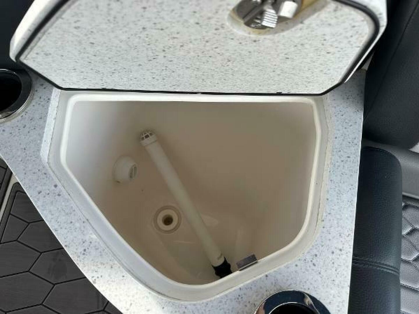 Slide: The Image of 2022 Fountain 39 NX- Livewell - 4958827