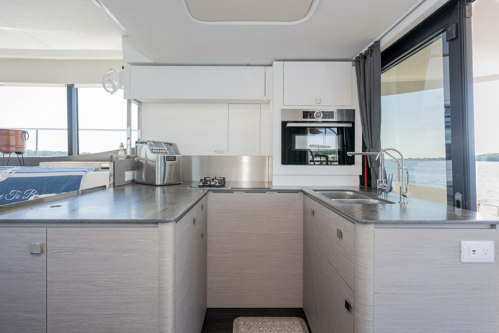 Slide: The Image of Fountaine Pajot MY6 2024 - 4491731