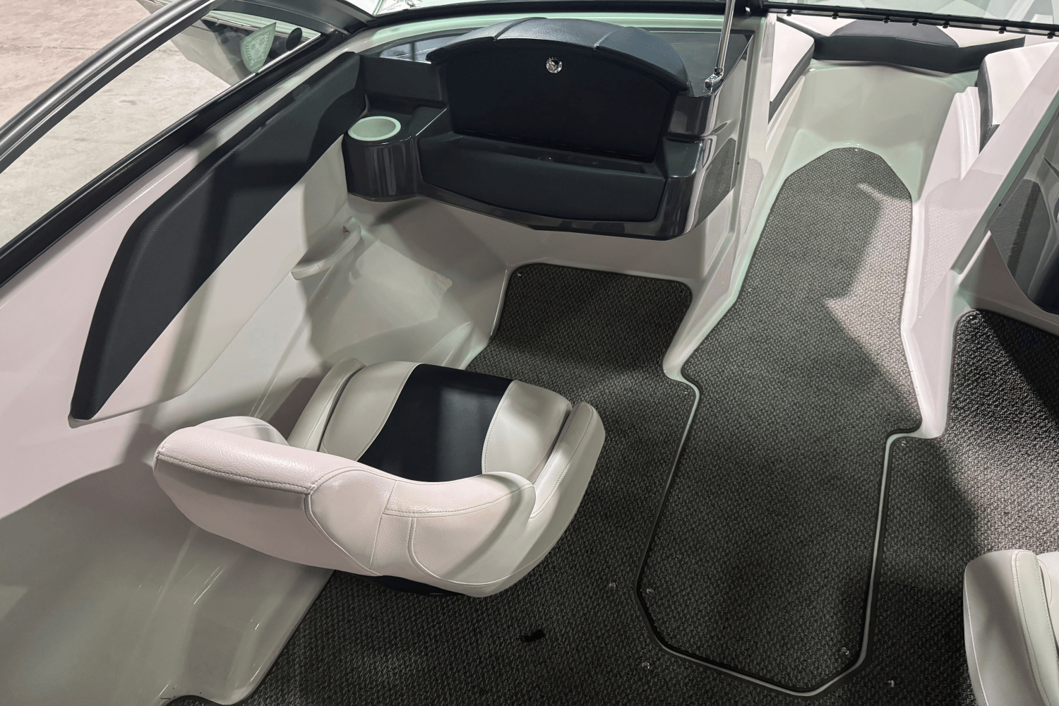 Slide: The Image of Four Winns 190 FREEDOM 2016 - 5