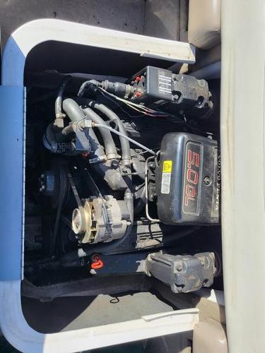 Slide: The Image of 1998 Four Winns 200 Horizon boat engine, 5.0 GL model, detailed view. - 2