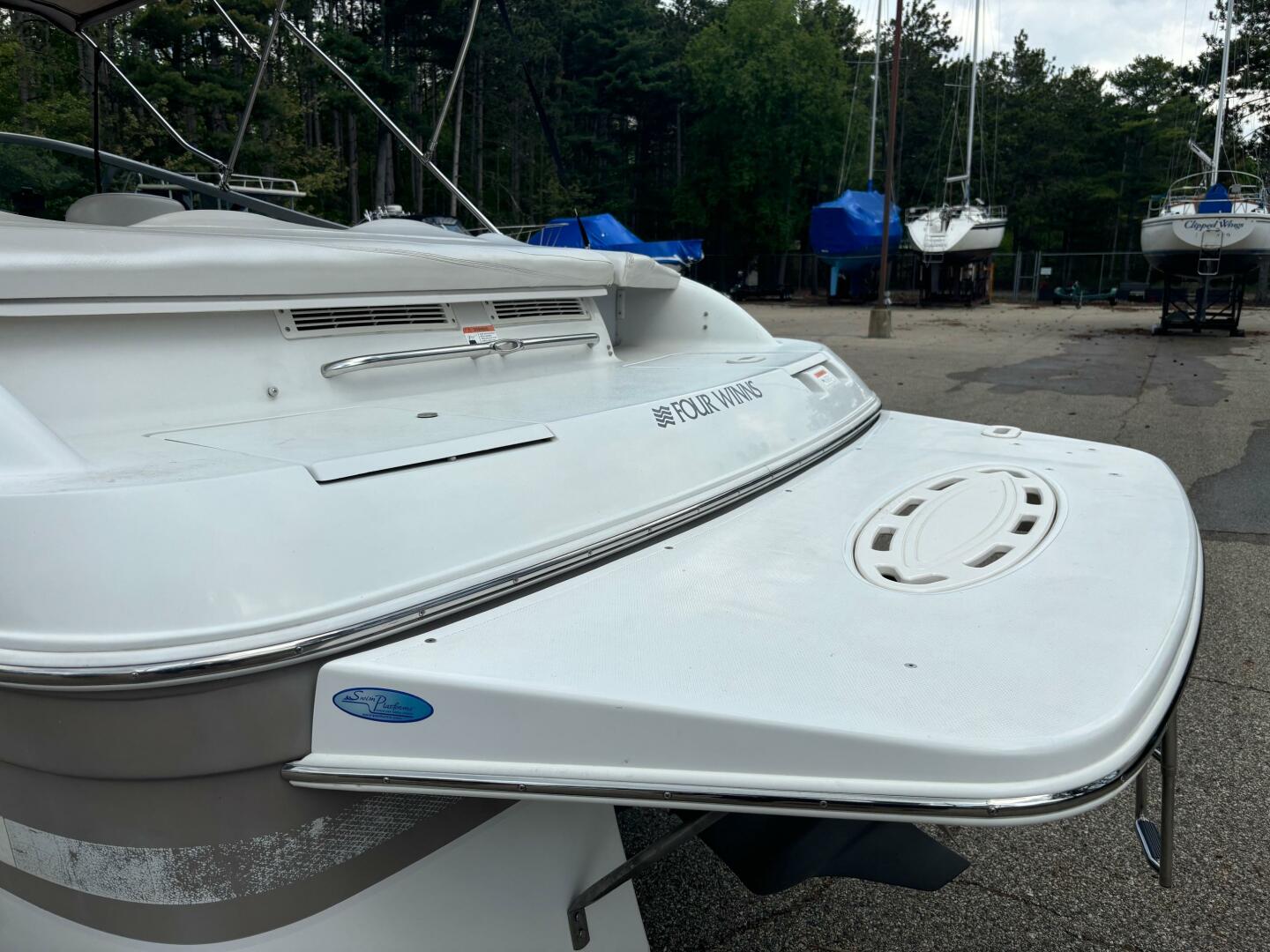 Slide: The Image of Four Winns 240 Horizon 2003 - 5315867