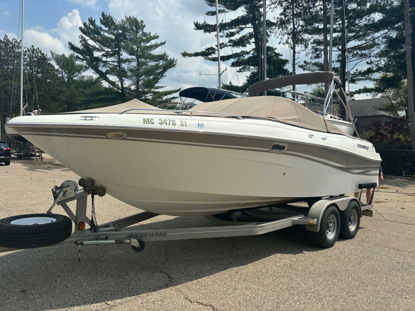 Slide: The Image of Four Winns 240 Horizon 2003 - 5315868