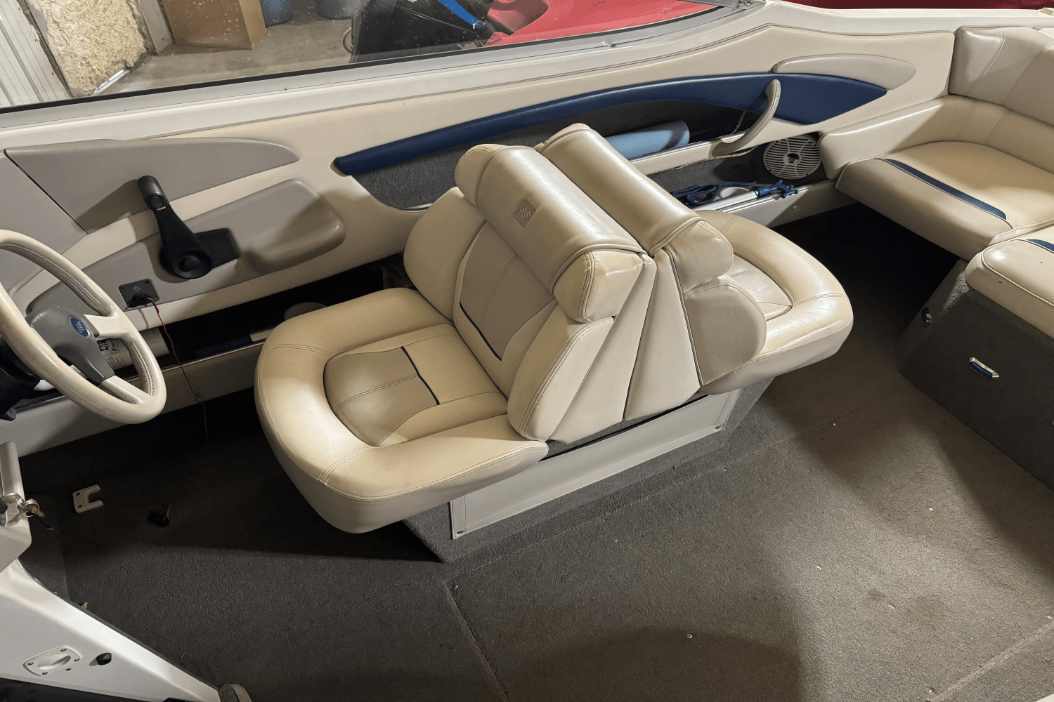 Slide: The Image of Four Winns 245 SUNDOWNER 1995 - 3