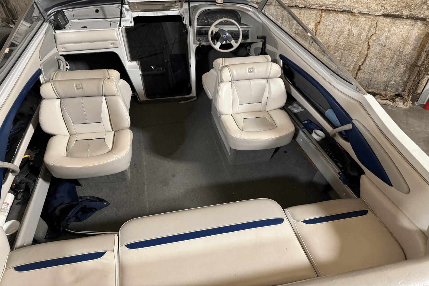 Slide: The Image of Four Winns 245 SUNDOWNER 1995 - 7