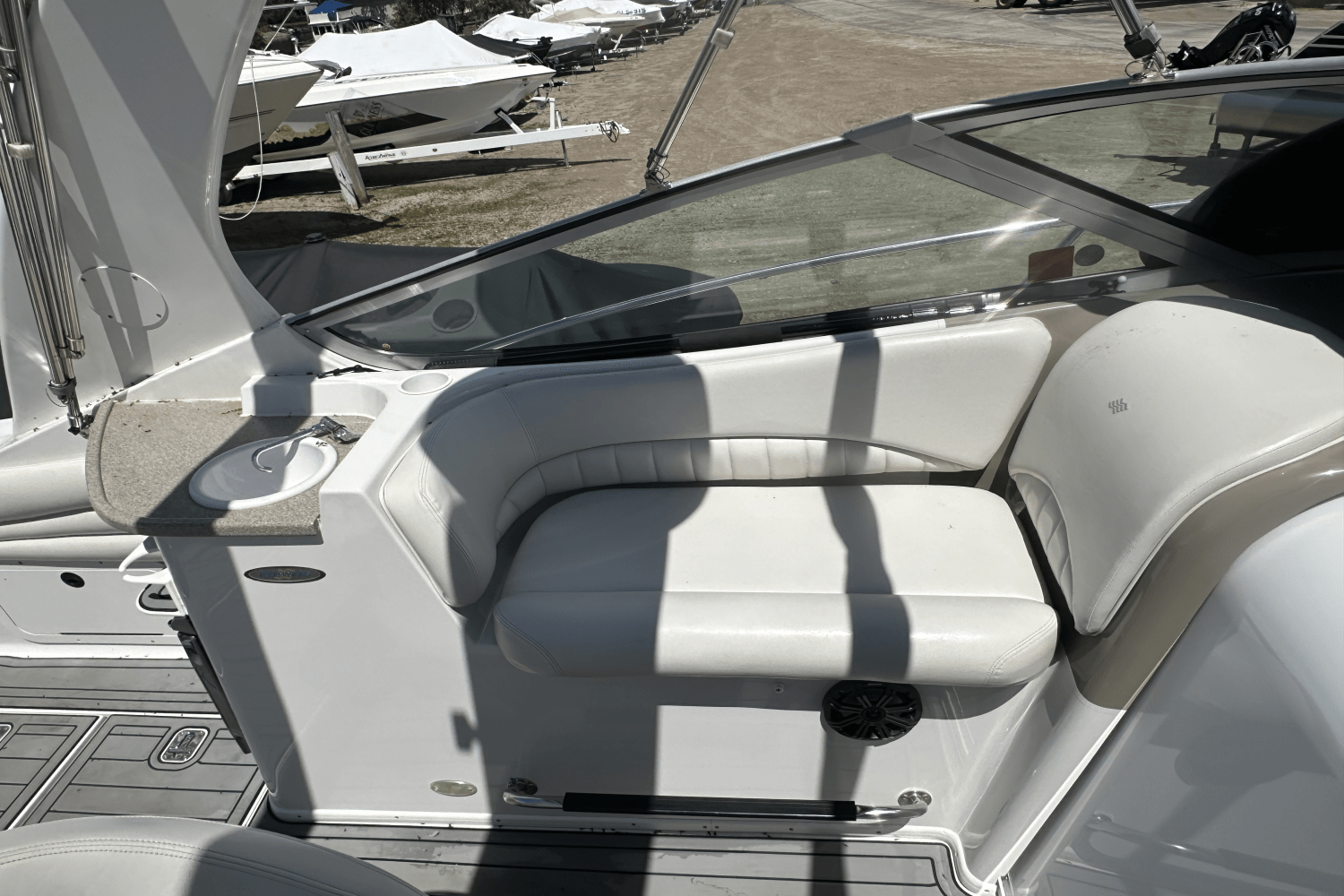 Slide: The Image of Four Winns 348 VISTA 2003 - 12