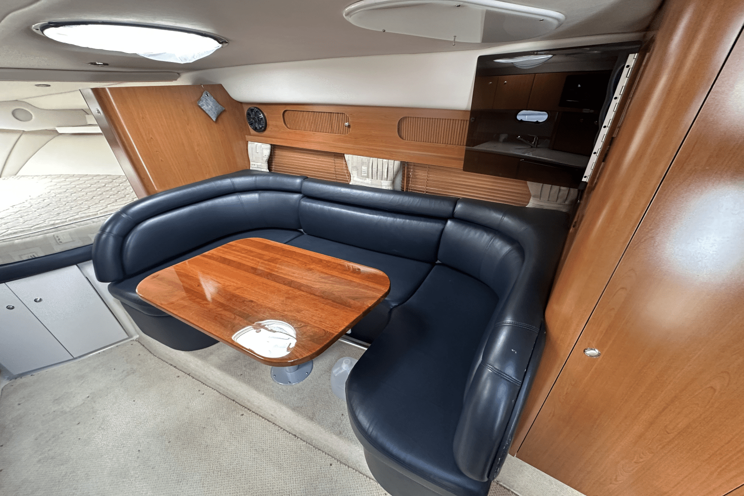 Slide: The Image of Four Winns 348 VISTA 2003 - 15