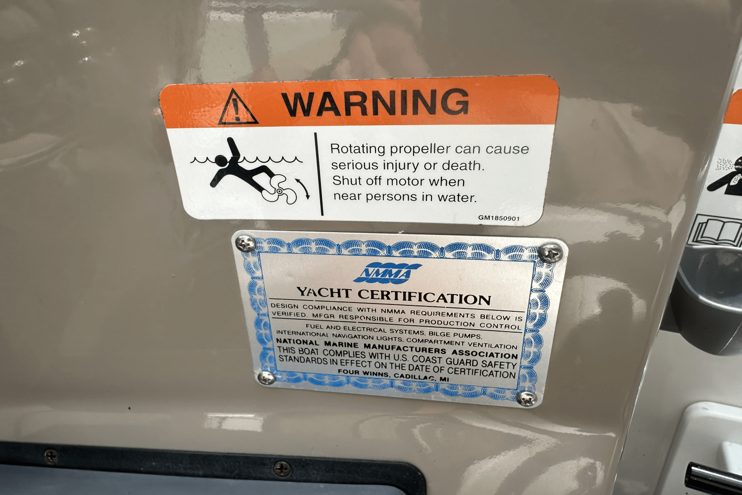 Slide: The Image of Four Winns 348 VISTA 2003 - 35