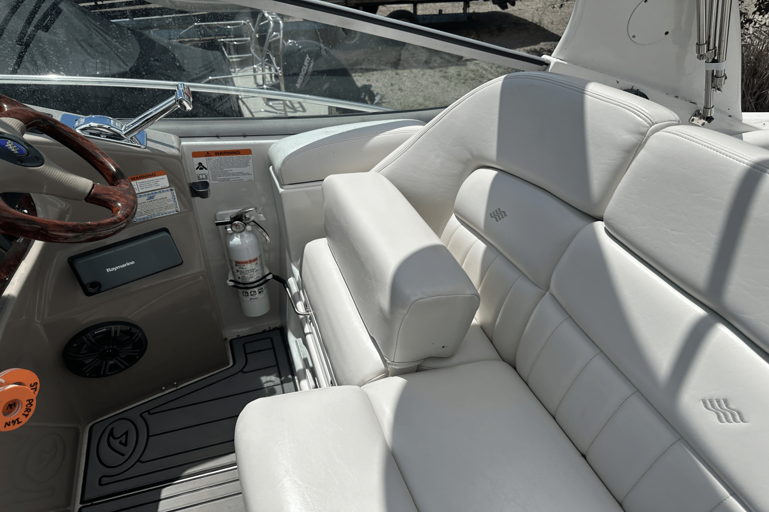 Slide: The Image of Four Winns 348 VISTA 2003 - 37