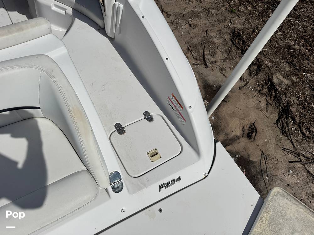Slide: The Image of Four Winns F224 2008 - 15560632