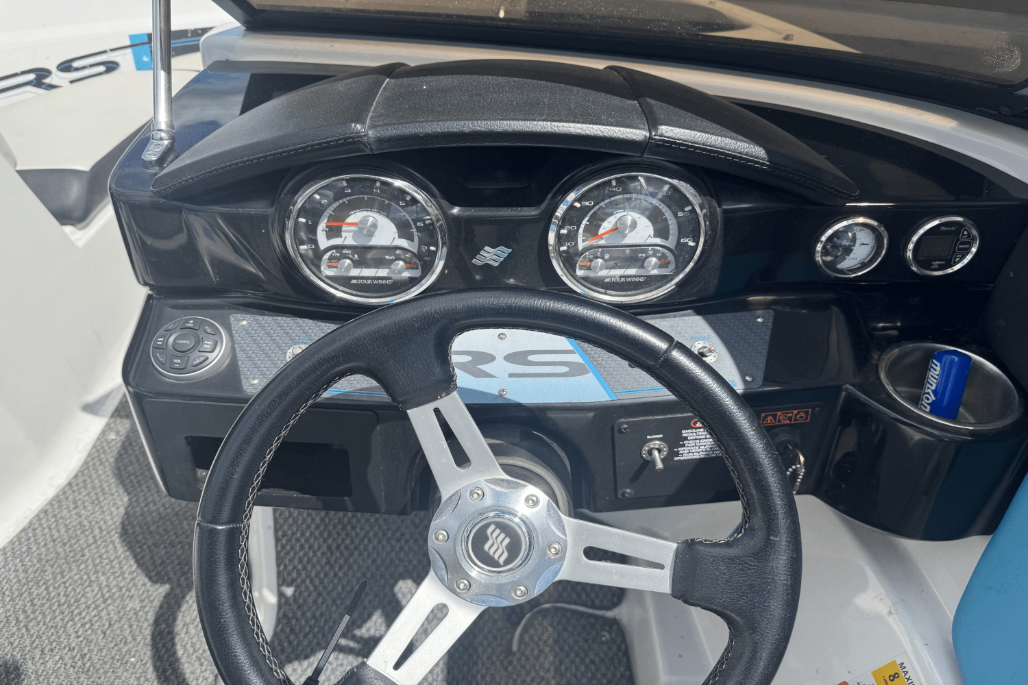 Slide: The Image of Four Winns H180RS 2014 - 10