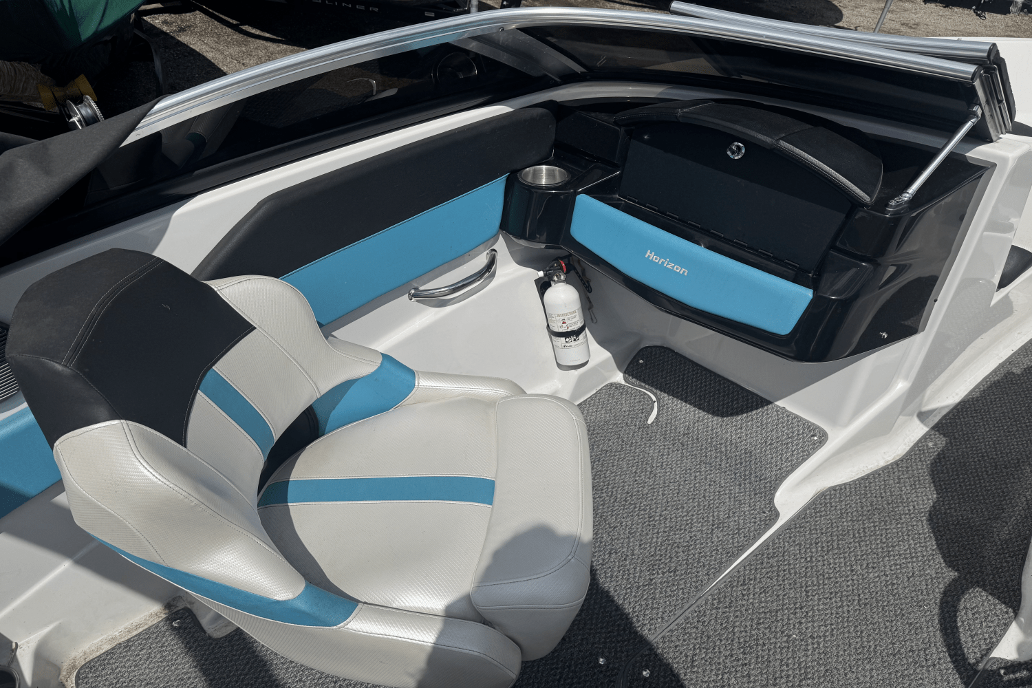 Slide: The Image of Four Winns H180RS 2014 - 11