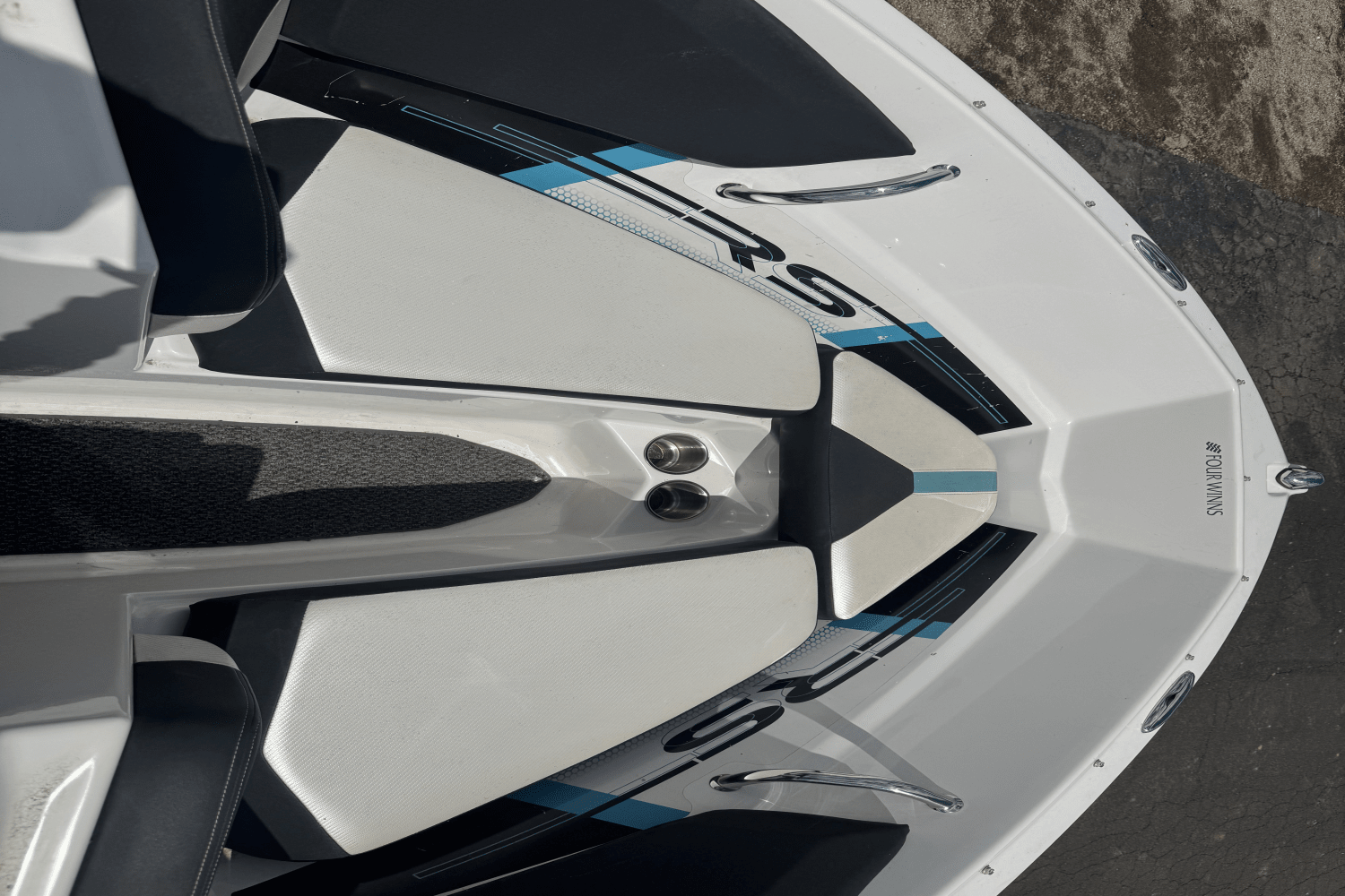 Slide: The Image of Four Winns H180RS 2014 - 5