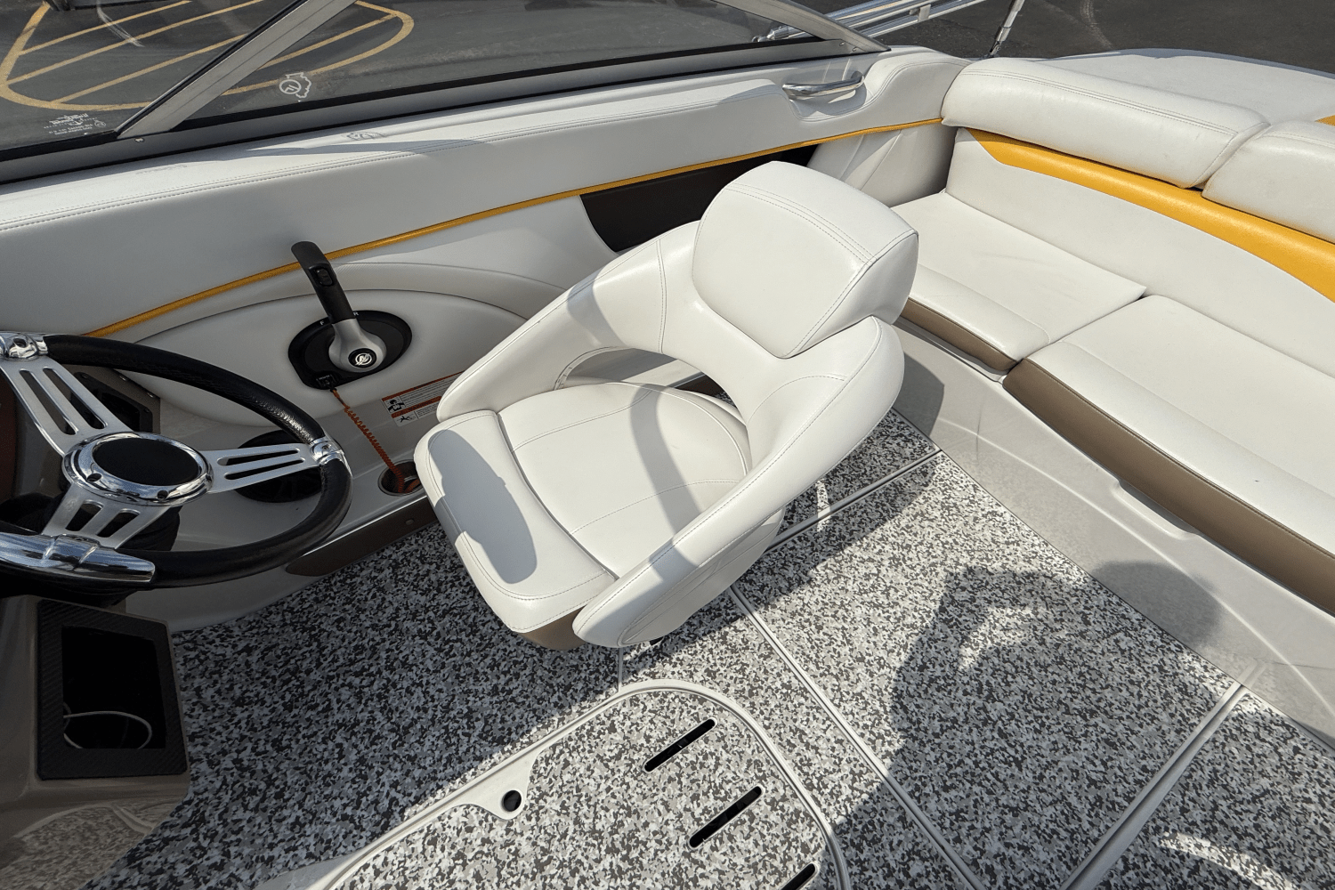 Slide: The Image of Four Winns H200 2008 - 6