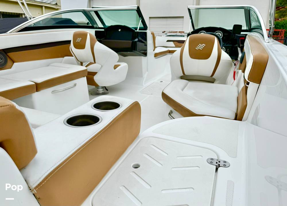 Slide: The Image of Four Winns HD2 2021 - 15631401