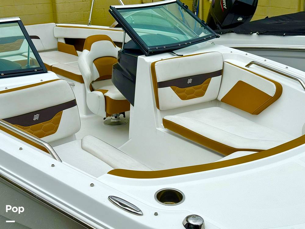 Slide: The Image of Four Winns HD2 2021 - 15631403