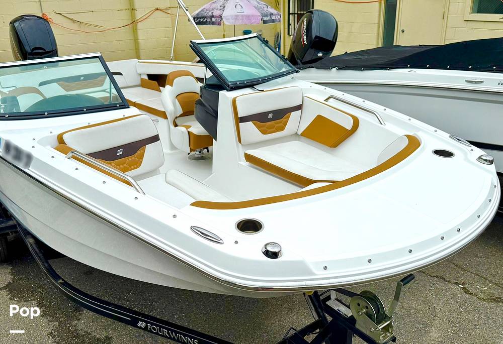 Slide: The Image of Trailer Not Included - 15631409